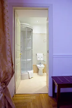 Oda ve Kahvaltı Acropoli 3*