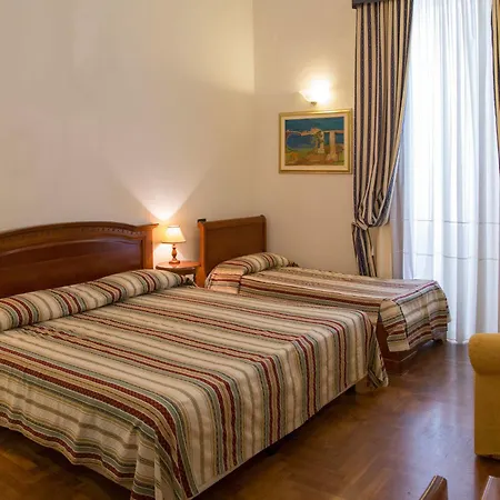 Acropoli Oda ve Kahvaltı 3*