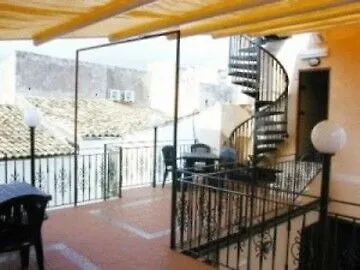 לינה וארוחת בוקר Acropoli